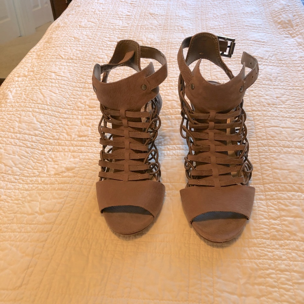 Vince Camuto Sandals size 5